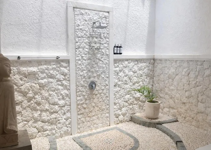 Acqua Seminyak Villa Legian (Bali)