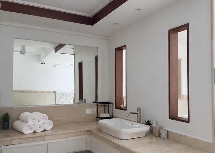 Acqua Seminyak * Legian (Bali)